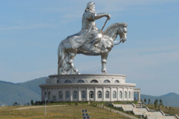 Khan-statue-in-Mongolia